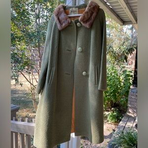 Vintage Vogue Jackson, MS Green Wool Coat with Fur Collar Sz Small